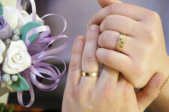 Wedding Hands & Rings ,Belinda & Tom