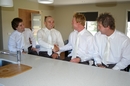   Pre-Wedding Photography:Groomsmen's preparation time